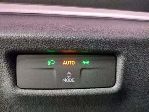 New 2026 Volkswagen Tiguan SE image 28