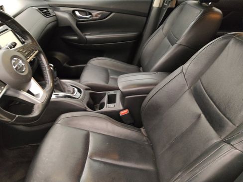 Used 2017 Nissan Rogue SL FWD image 17