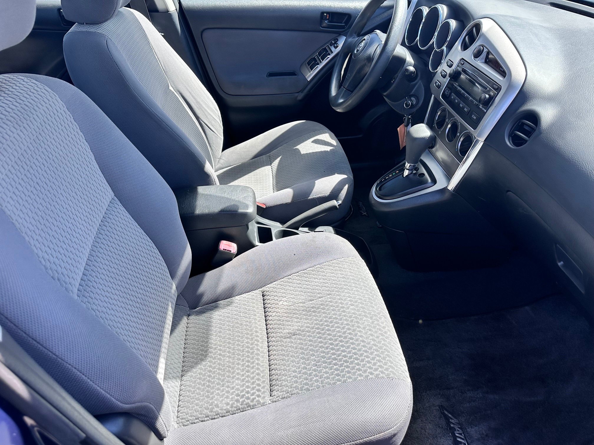 Used 2005 Toyota Matrix FWD image 10