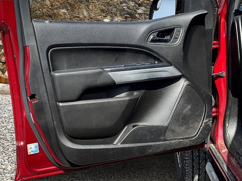 Used 2018 Chevrolet Colorado ZR2 image 21