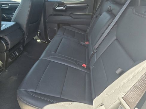 Used 2024 GMC Sierra 1500 SLT image 11