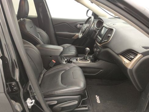 Used 2017 Jeep Cherokee Limited image 21