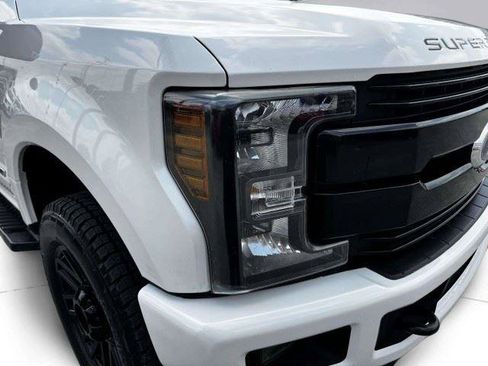 Used 2019 Ford F250 Lariat w/ Lariat Ultimate Package AWD/4WD image 10