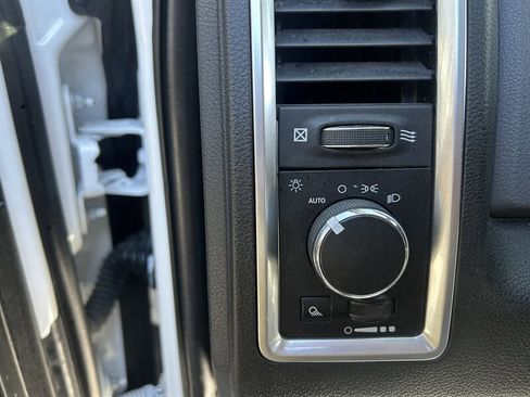 Used 2019 RAM 1500 Classic SLT image 28
