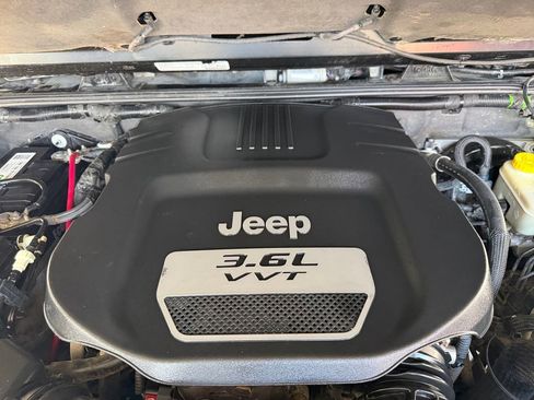 Used 2013 Jeep Wrangler Rubicon AWD/4WD image 20