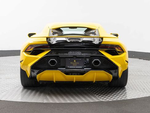 Used 2023 Lamborghini Huracan Tecnica RWD image 5