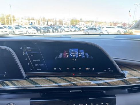 Used 2022 Cadillac Escalade Sport Platinum image 17