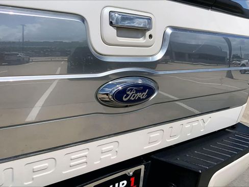 Used 2015 Ford F250 Platinum w/ FX4 Off-Road Package AWD/4WD image 30