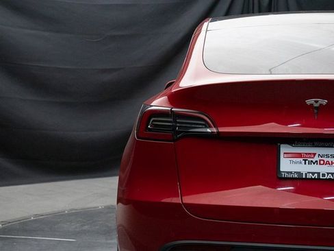 Used 2021 Tesla Model Y Long Range image 12