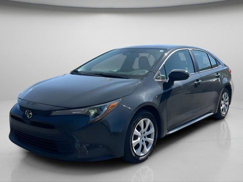 Used 2025 Toyota Corolla LE FWD image 9