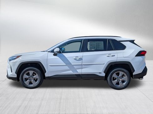 Used 2022 Toyota RAV4 XLE AWD/4WD image 4