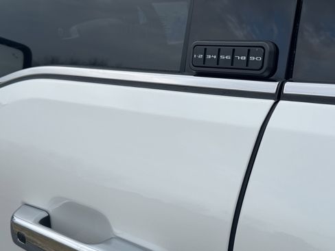 Used 2025 Ford F150 Lariat w/ Equipment Group 501A Mid image 13