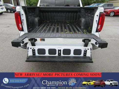 Used 2025 GMC Sierra 1500 SLT w/ SLT Premium Plus Package AWD/4WD image 7