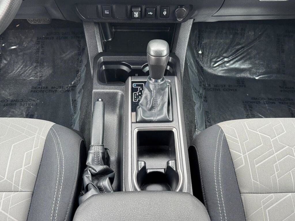Certified 2022 Toyota Tacoma TRD Sport AWD/4WD image 11