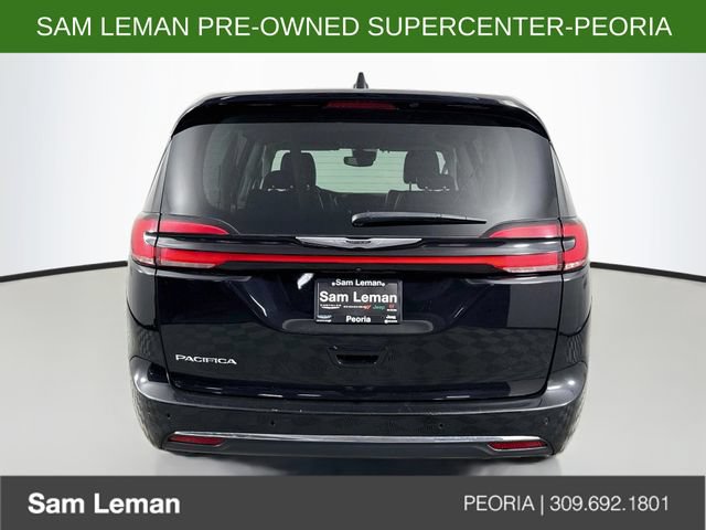 Used 2024 Chrysler Pacifica Touring-L FWD image 6
