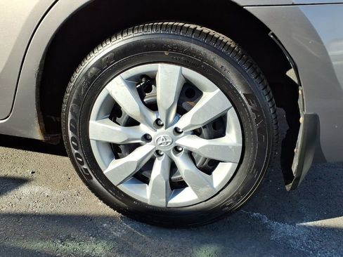 Used 2014 Toyota Corolla LE image 8