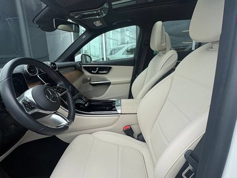 Certified 2023 Mercedes-Benz GLC 300 4MATIC image 11