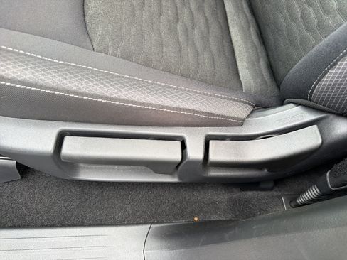 Used 2025 Nissan Pathfinder S AWD/4WD image 28