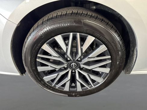 Used 2023 Nissan Altima 2.5 SV w/ SV Premium Package AWD/4WD image 23