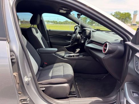 Used 2024 Chevrolet Trax RS FWD image 33