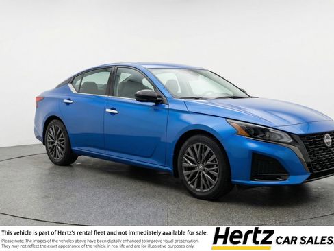 Used 2025 Nissan Altima 2.5 SV FWD image 1