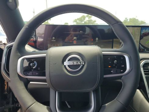 Used 2025 Nissan Armada Platinum Reserve RWD image 13