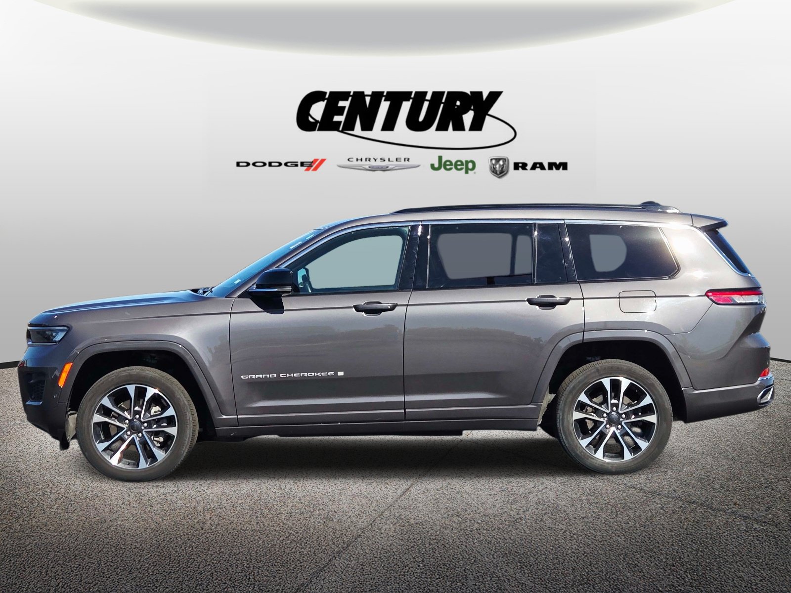 Used 2025 Jeep Grand Cherokee L Overland w/ Advanced Protech Group III AWD/4WD image 7