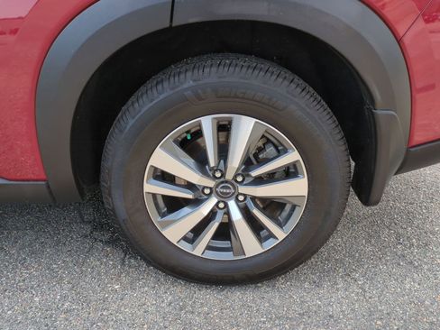 Used 2024 Nissan Pathfinder SL image 32