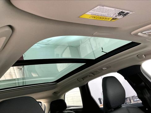 Certified 2025 Volvo XC60 B5 Plus image 23