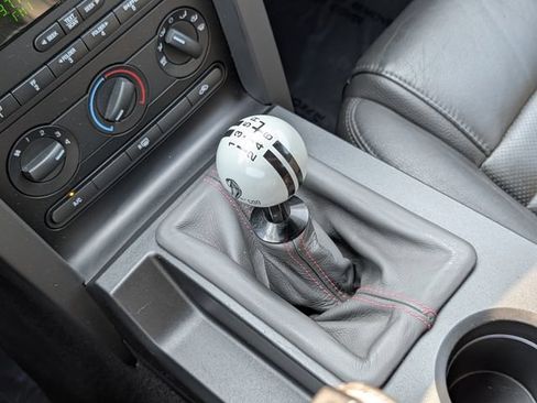Used 2009 Ford Mustang Shelby GT500 RWD image 25