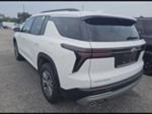 Used 2026 Chevrolet Traverse LT w/ Driver Confidence Package FWD image 4