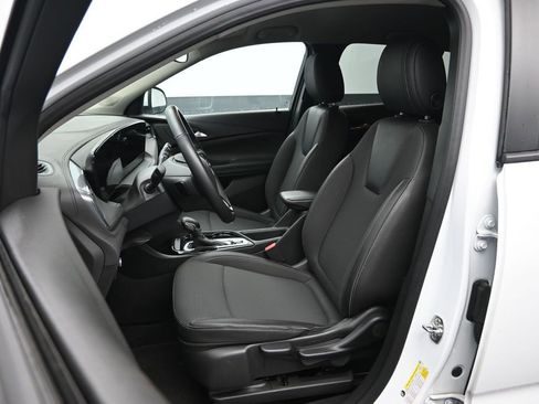 Used 2025 Buick Encore GX Preferred AWD/4WD image 19