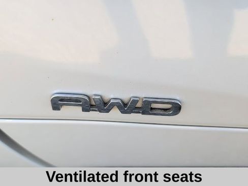 Used 2021 Toyota Highlander Limited image 16