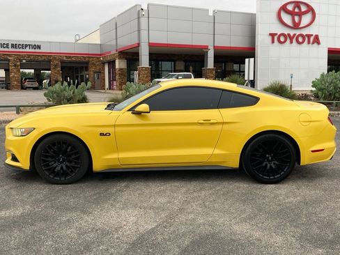 Used 2016 Ford Mustang GT w/ GT Performance Package RWD image 7