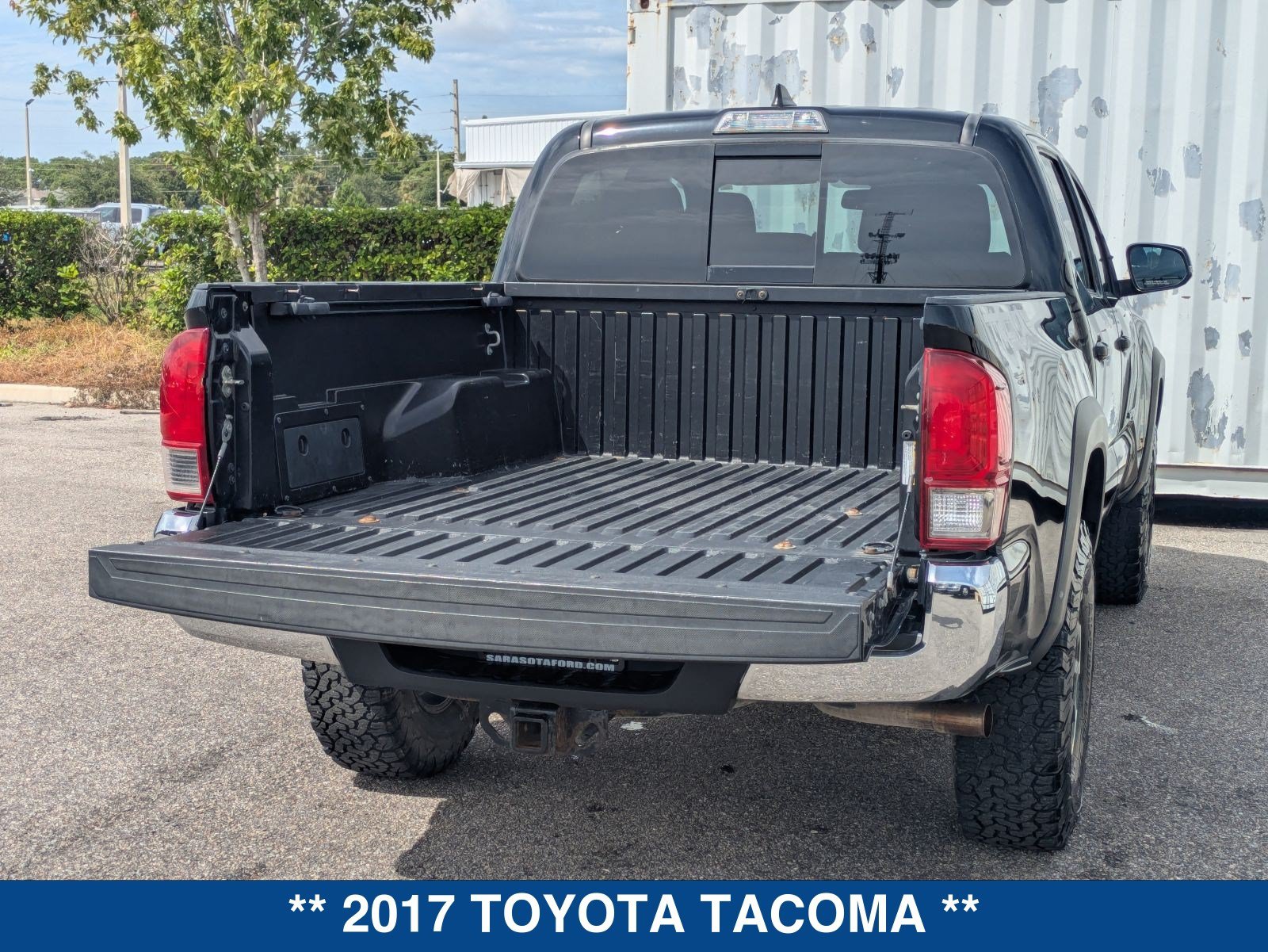 Used 2017 Toyota Tacoma TRD Off-Road w/ Tow Package (A/T) AWD/4WD image 14