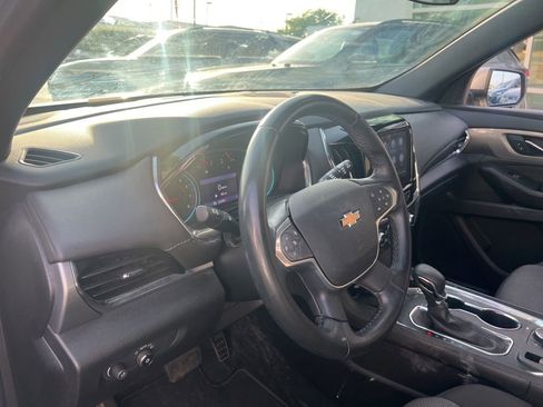 Used 2023 Chevrolet Traverse LT FWD image 12