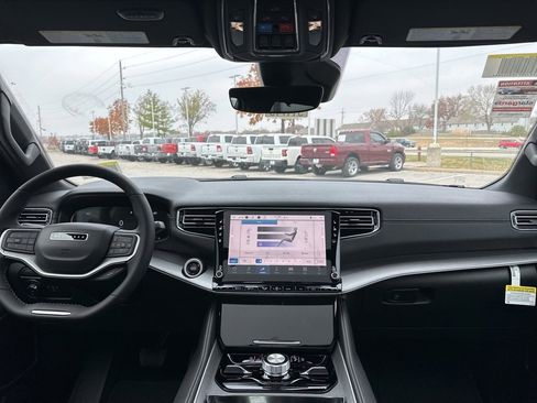 New 2025 Jeep Wagoneer Series II w/ Convenience Group I image 3