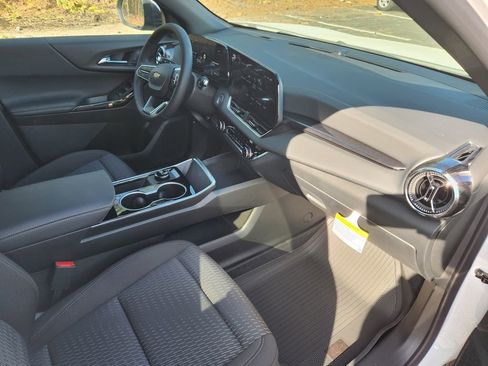 New 2026 Chevrolet Equinox LT image 7