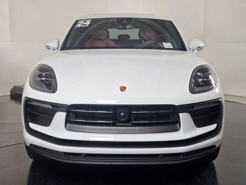 Used 2024 Porsche Macan image 8