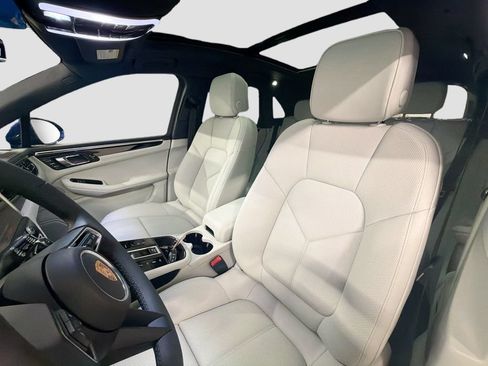 New 2026 Porsche Macan S AWD/4WD image 5