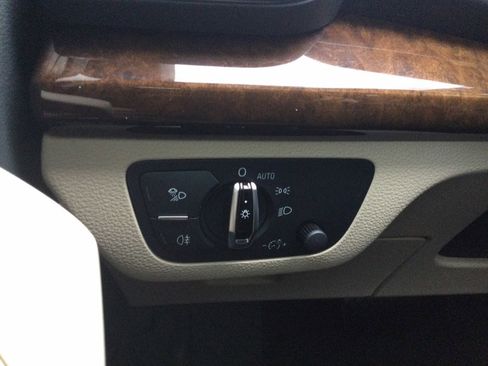 Used 2018 Audi Q5 2.0T Premium Plus w/ Premium Plus Package image 31