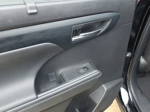 Used 2024 Toyota Highlander XSE image 17