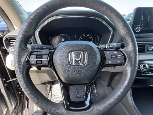 Certified 2023 Honda Pilot LX image 25