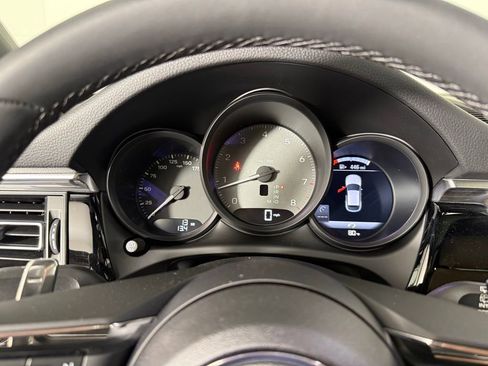 New 2025 Porsche Macan S image 38