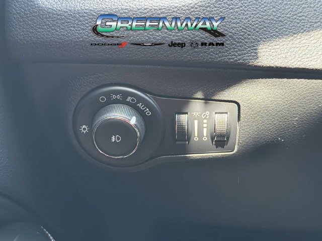 Used 2021 Jeep Compass Latitude AWD/4WD image 25