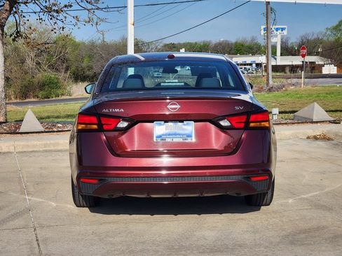 Used 2024 Nissan Altima 2.5 SV image 6