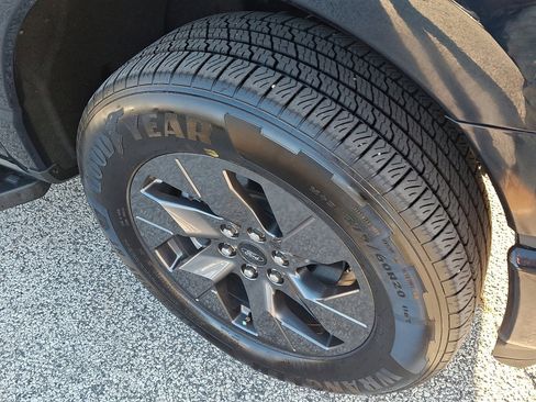 Used 2025 Ford F150 Lightning Flash image 8