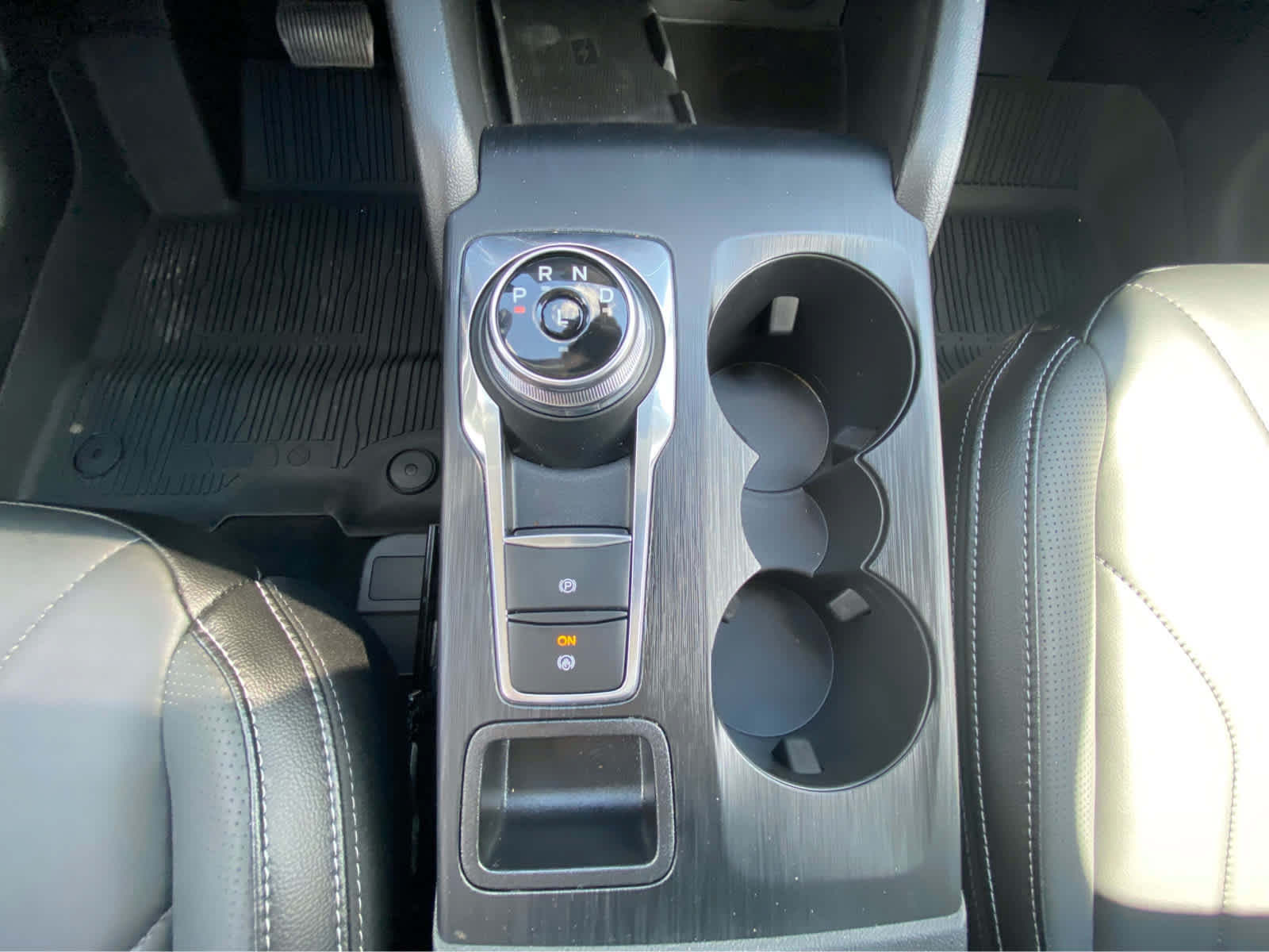 Used 2025 Ford Escape Platinum w/ Premium Technology Package AWD/4WD image 26