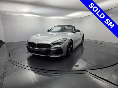 Certified 2022 BMW Z4 M40i w/ Premium Package image 5