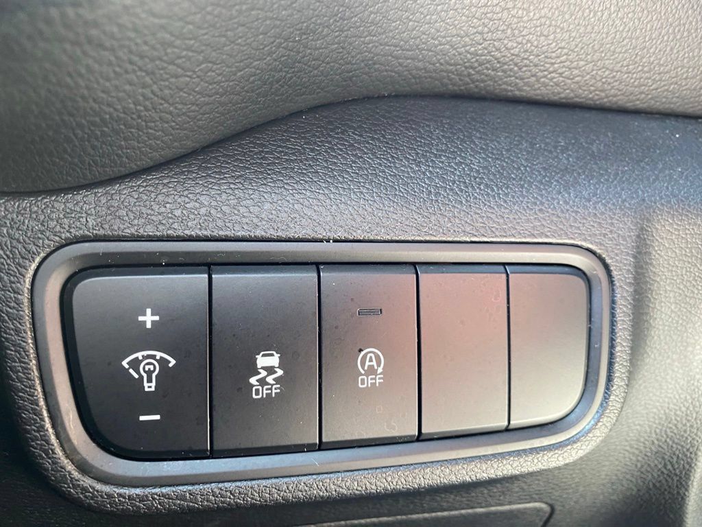 Used 2023 Kia Soul LX w/ LX Technology Package FWD image 25